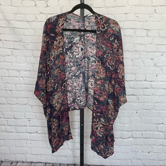 En Creme Kimono Open Cardigan Floral Print Size Large - Picture 1 of 4